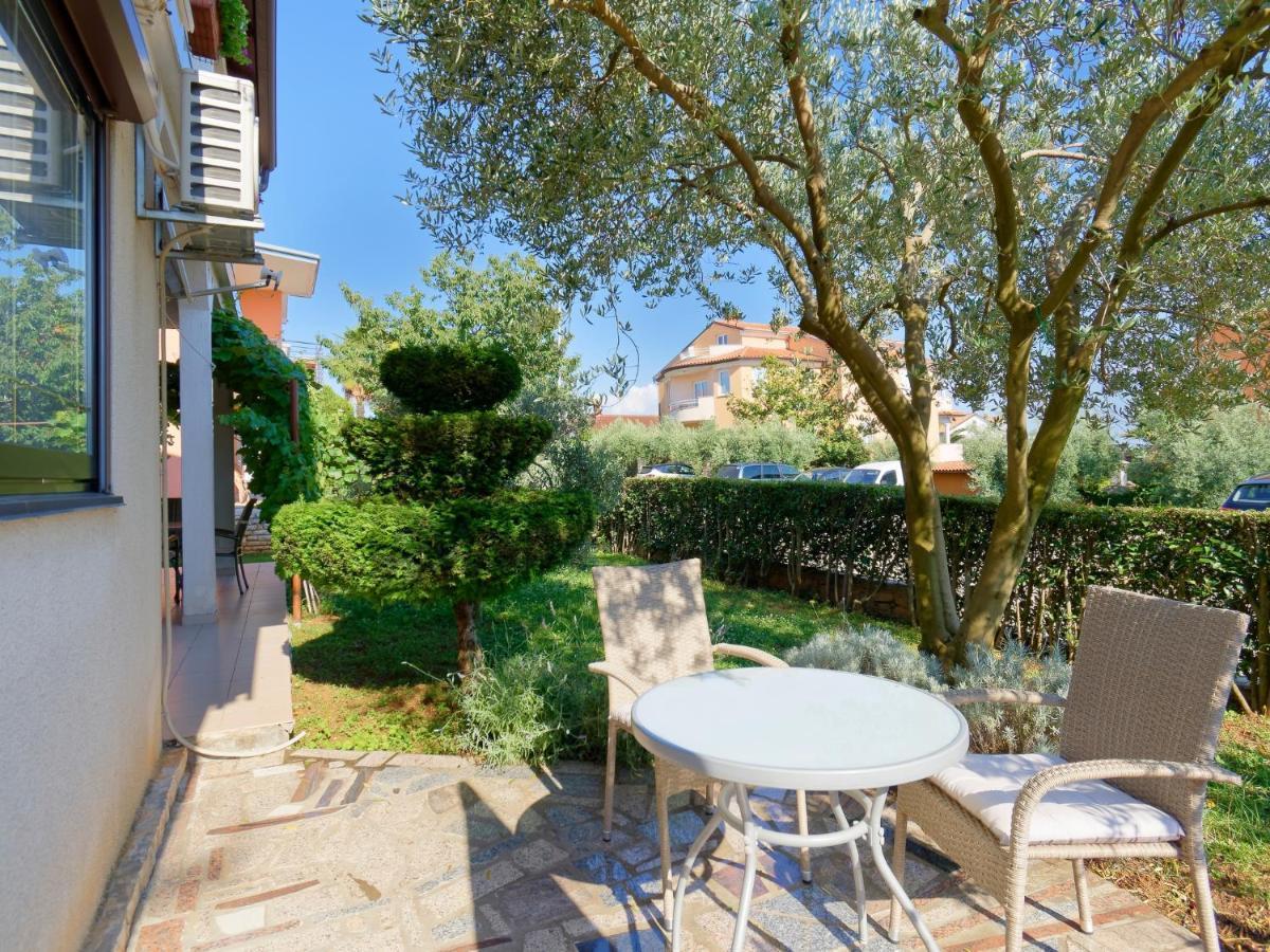 Apartments Marta By Rent Istria Новиград Экстерьер фото
