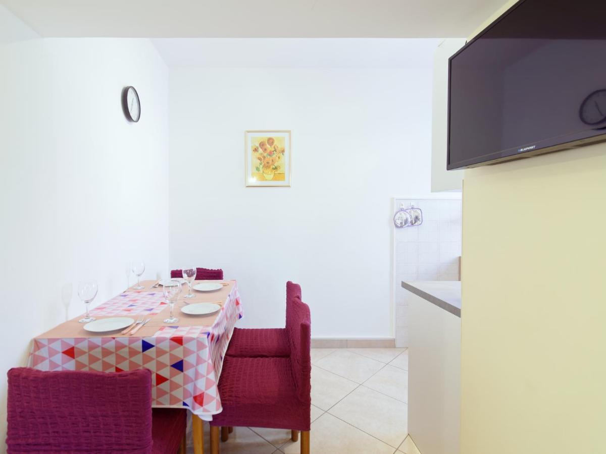 Apartments Marta By Rent Istria Новиград Экстерьер фото