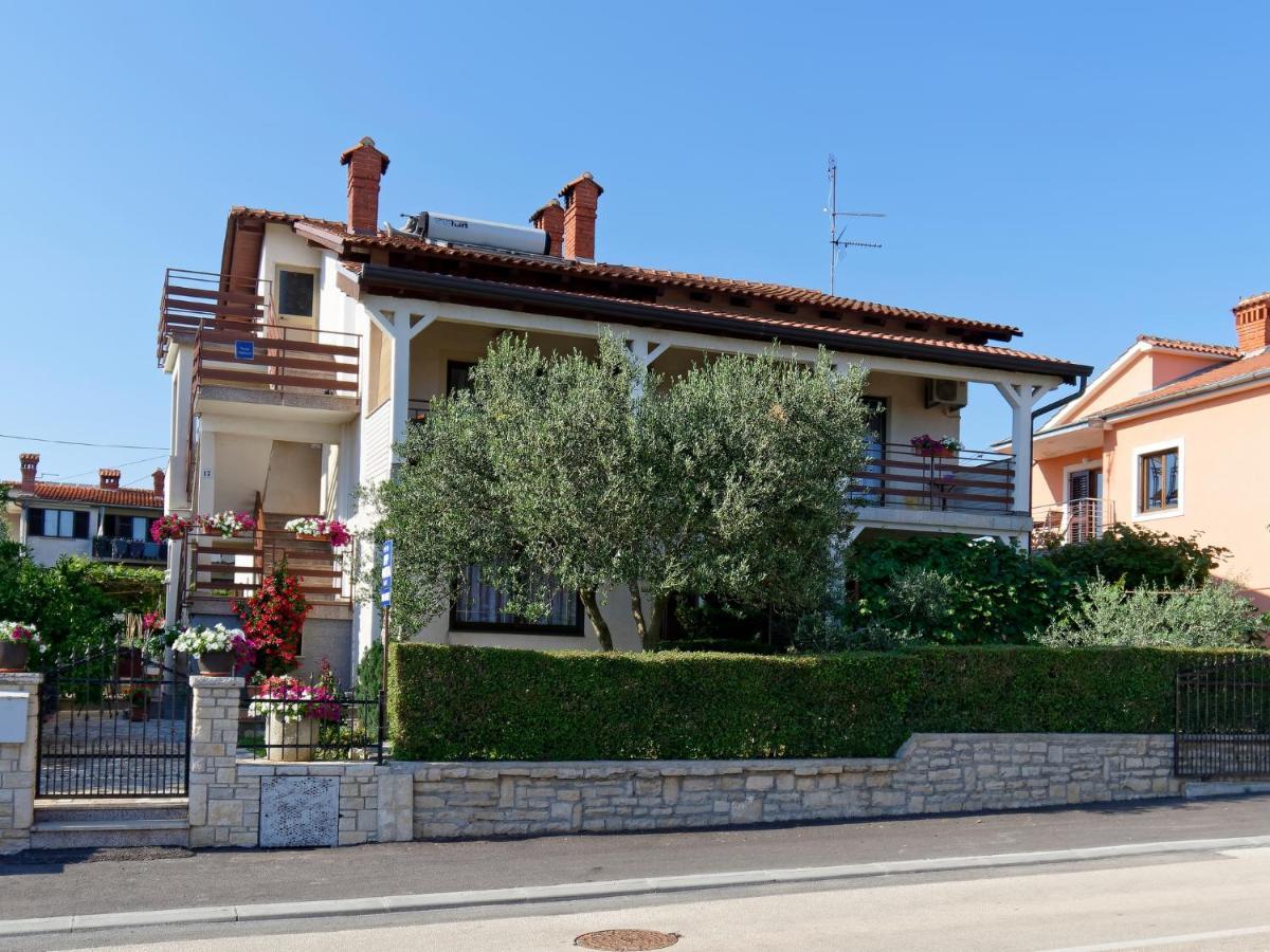 Apartments Marta By Rent Istria Новиград Экстерьер фото